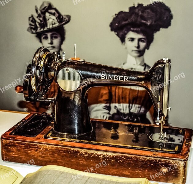 Sewing Machine Singer Old Antique Retro