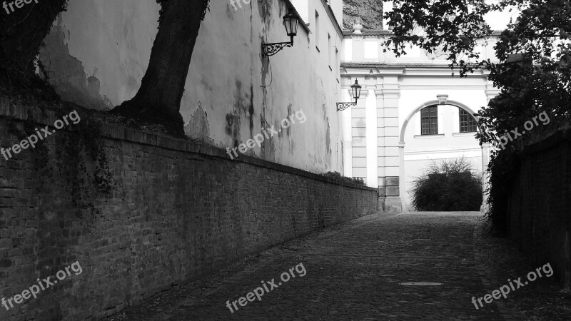 Old Street Historical Street Street Lamps The Path To The Gate The Gate To The Castle