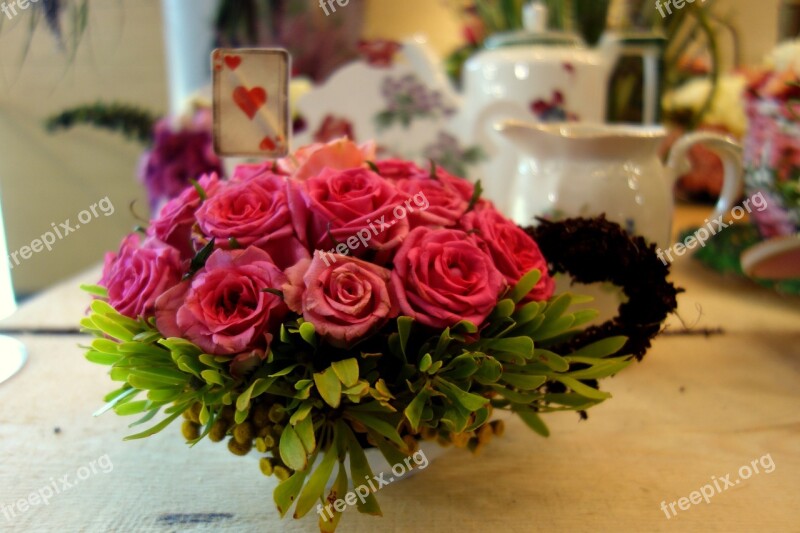 Composition Floristry Tea Roses Pink