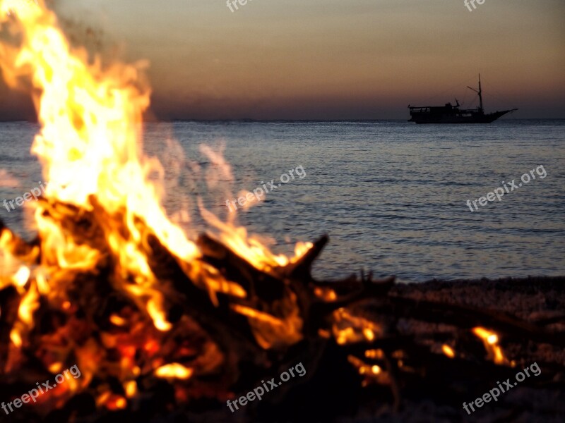 Fire Bonfire Beach Bonfire Beach Embers