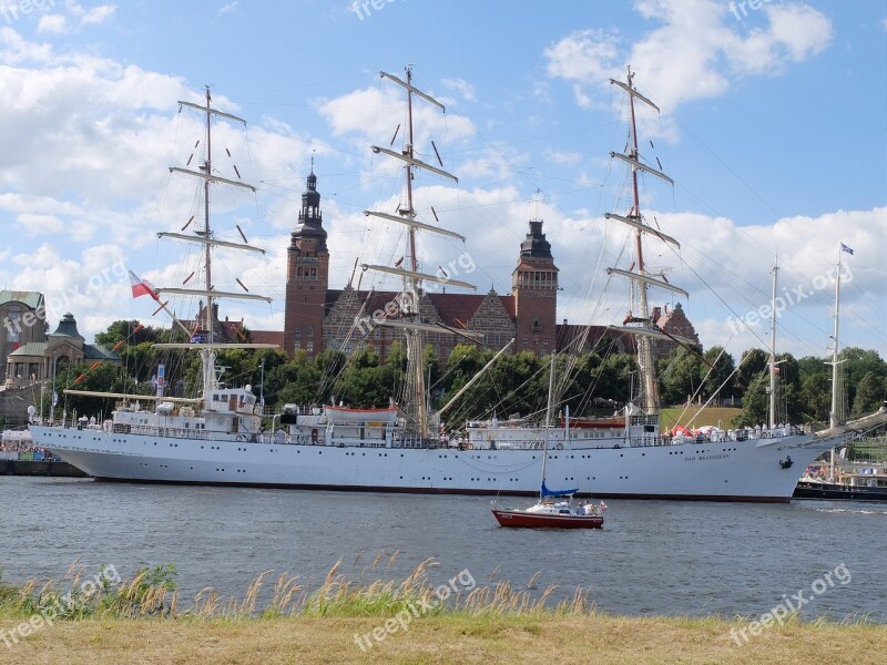 Szczecin The Old Town Sailing Ship The Tall Ships Races River