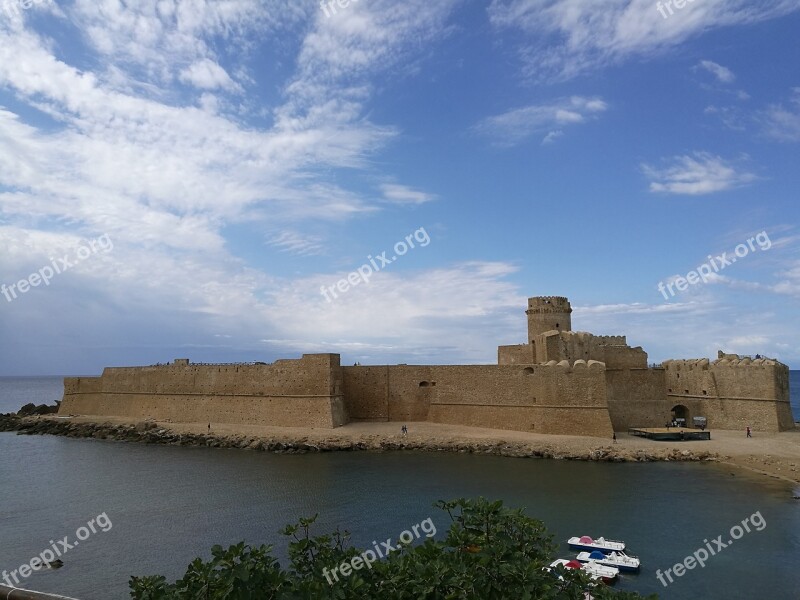 The Castles Castle In The Sea Aragonese Castle Free Photos