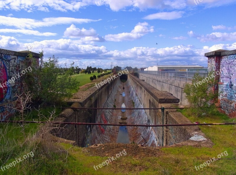 Aqueduct Bridge Abandoned Disused Irrigation Water