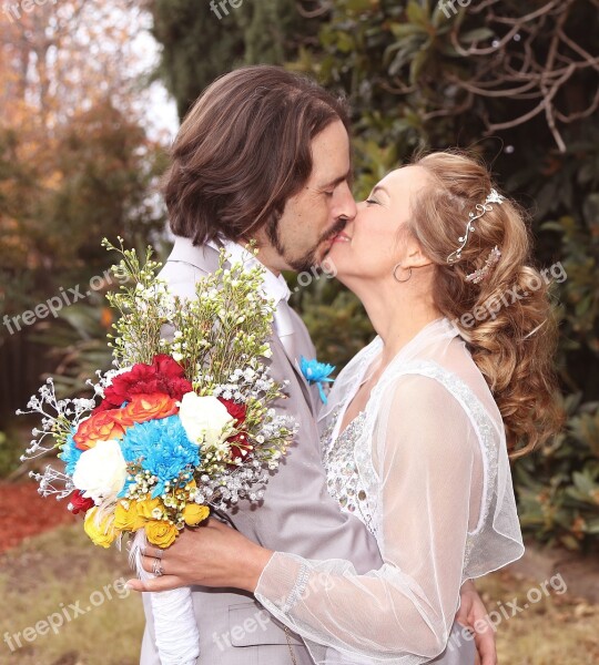 Wedding Kiss Wedding Bride Love Couple