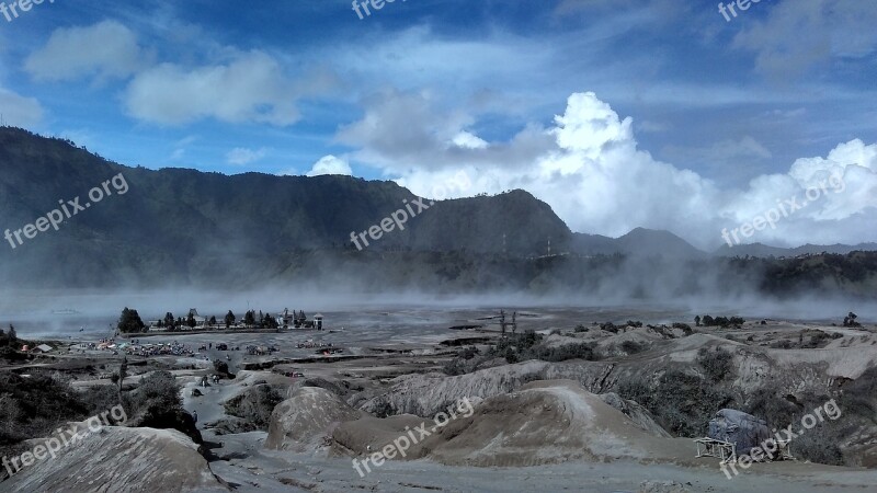 Sand Storm At Taman Nasional Bromo Tengger East Java Indonesia Free Photos