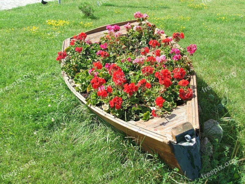 Flowerbed Flowers Old Boat Second Life Grass