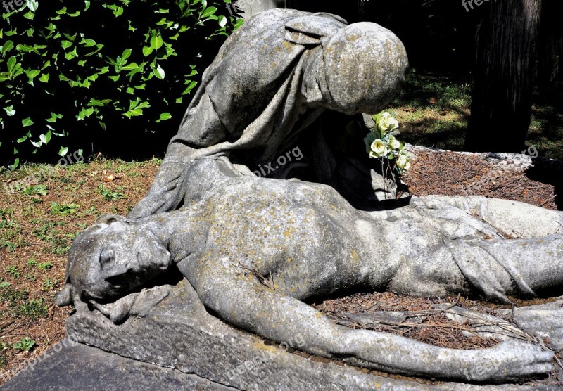 Dying Death Sculpture Monument Grave