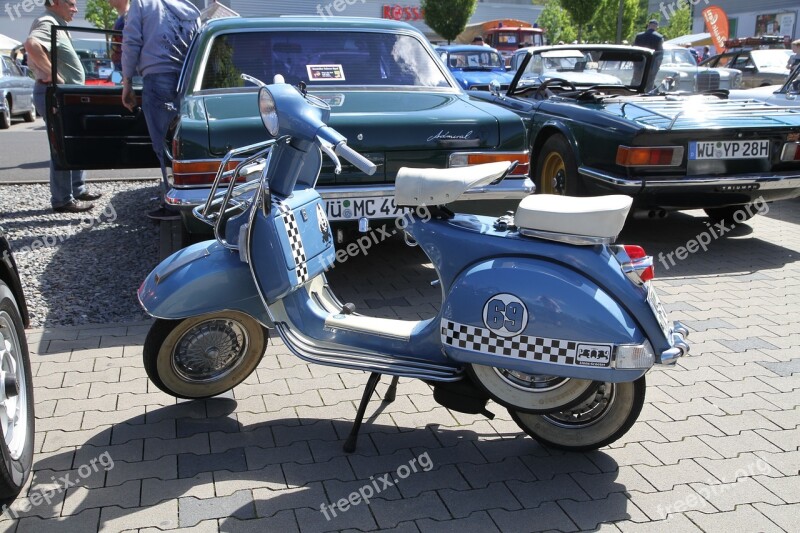 Vespa Roller Motor Scooter Locomotion Free Photos