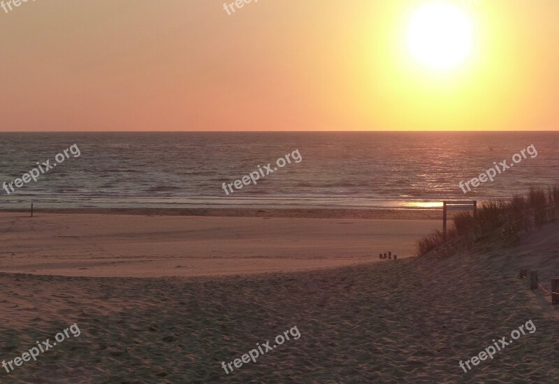 Sun Setting Beach Advanced Spanish La Tremblade