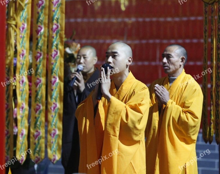 Monk Monks Chanting Zheng Guanyin Temple Buddhism