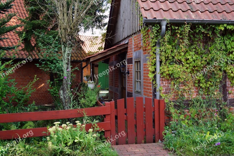 House Fence Fence Gate Red Overgrown