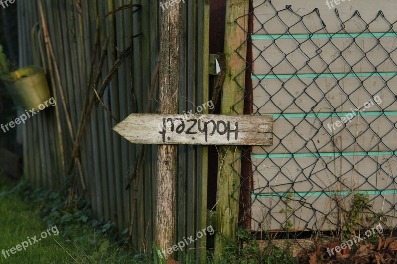 Board Shield Wedding Fence Note