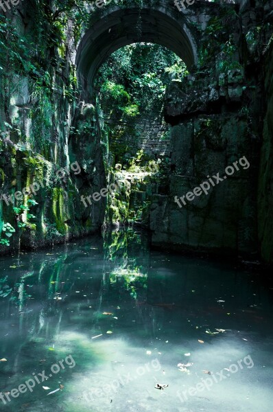 Suzhou Tiger Hill The Sword Pond Bridge Hole Moss