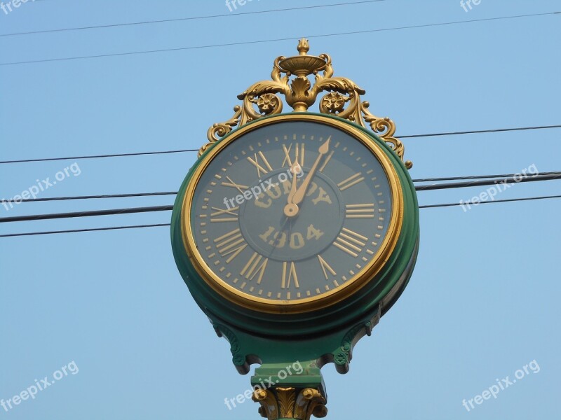 City Clock Green Clock 1904 Gold And Green Clock