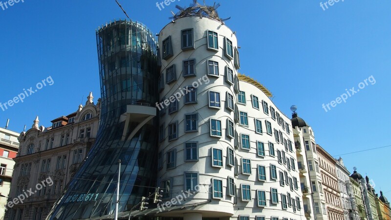 Prague Places Of Interest Dancing House Tourists Moldova