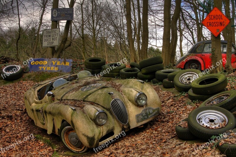 Rotten Car Accident Skulpturenpark Michael Fröhlich