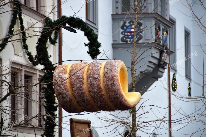 Goof Trdelník Traditional Czech Delicacy