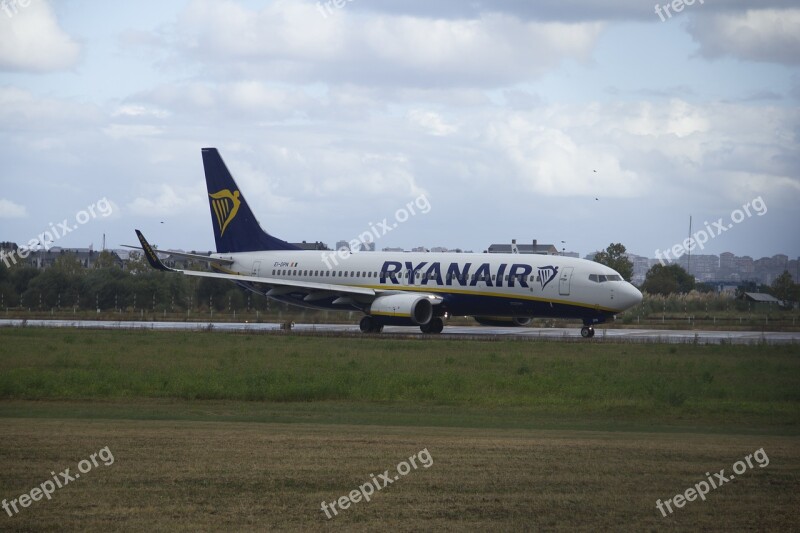 Plane Ryanair Travel Transport Boeing