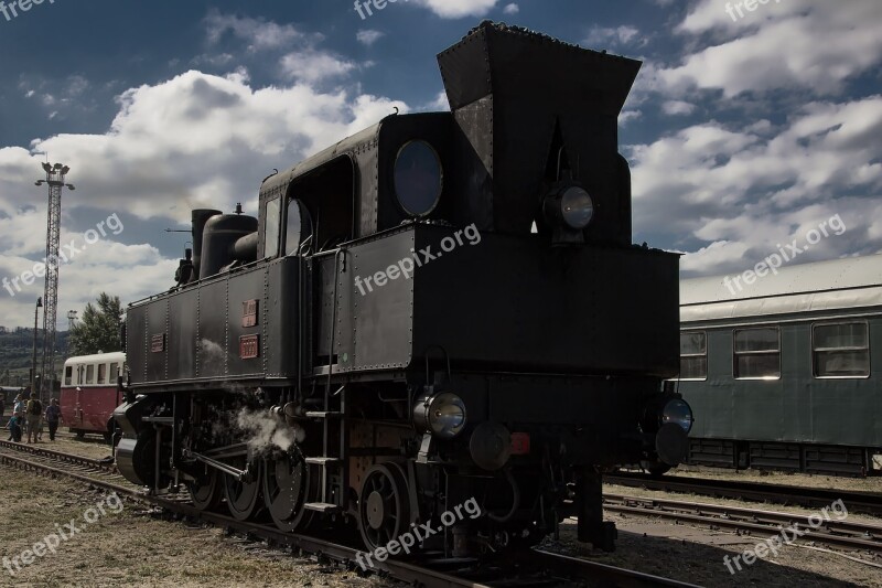 Train Wagons Steam Locomotive The Historical Train Railway