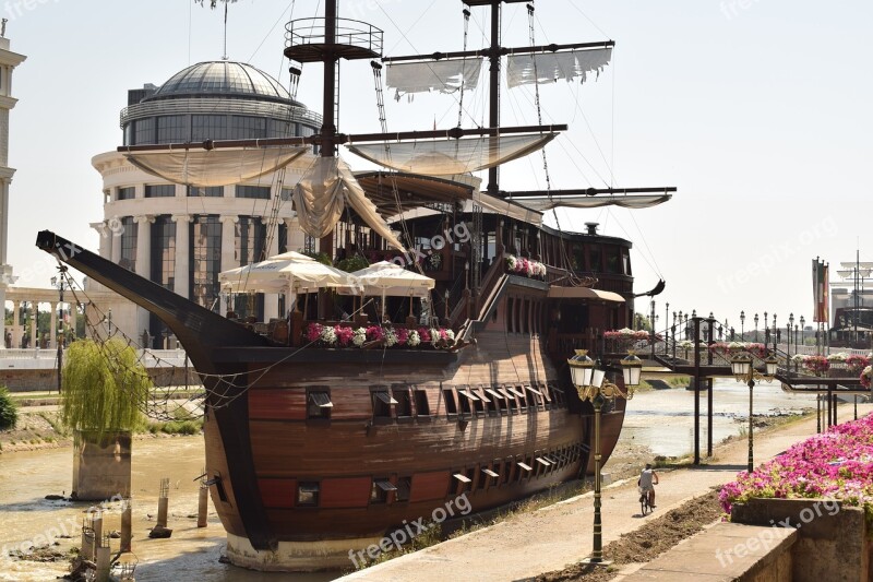 Ship Skopje Main Square River City