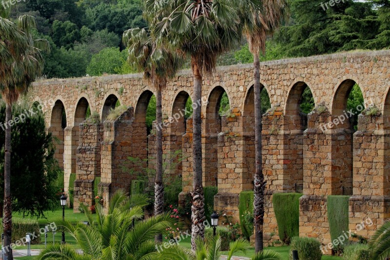 Aquaduct Plasencia Spain Roman Ancient Palm Trees