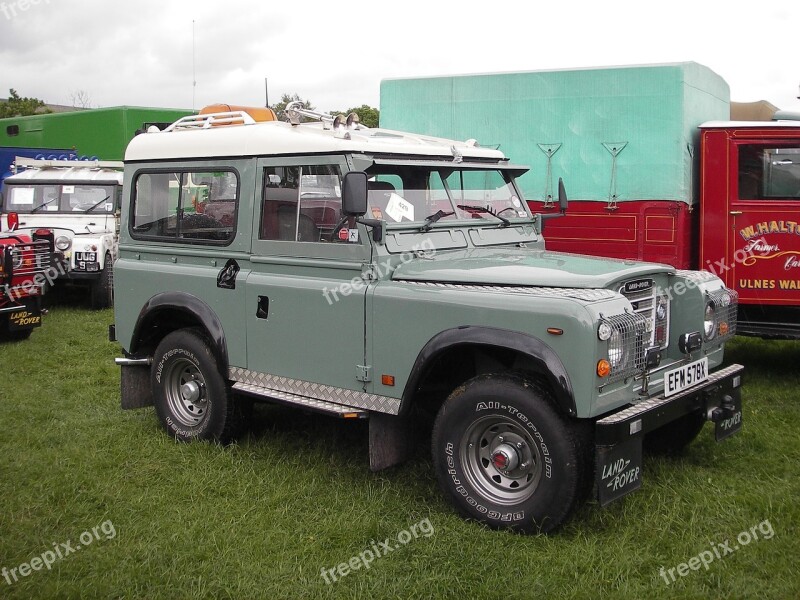 Land Rover Series 3 Safari Vehicle Off-road