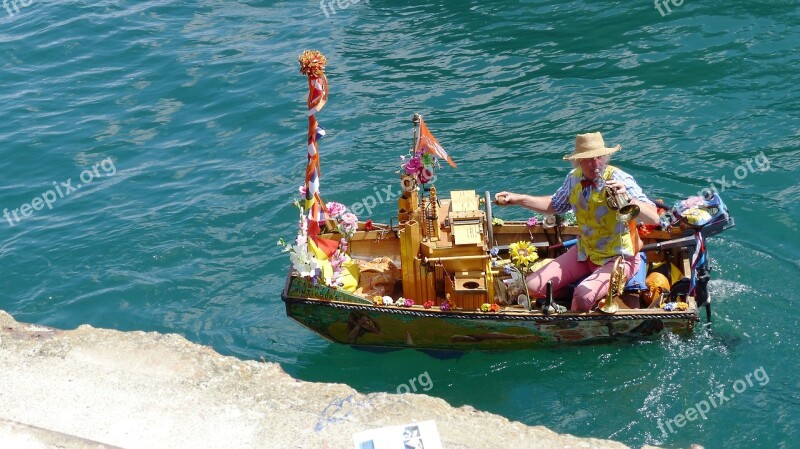 Street Musicians Water Musicians Barrel Organ Small Boat Boat