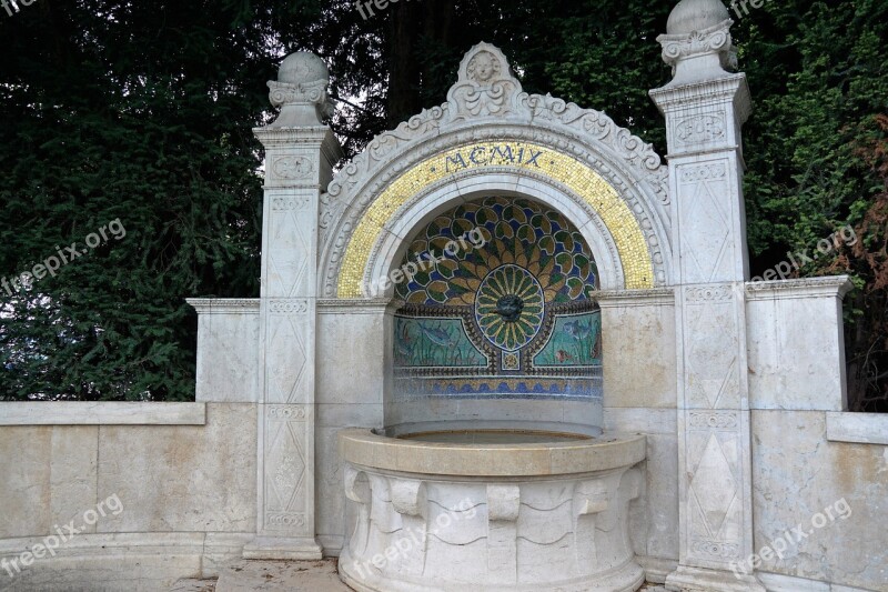 Fountain Zurich Bad Art Mosaic