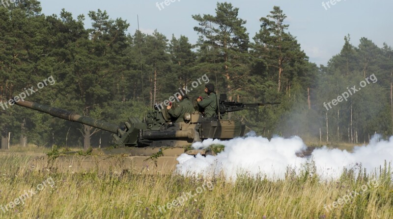 Pt-91 Main Battle Tank Hard Shooting The Projectile