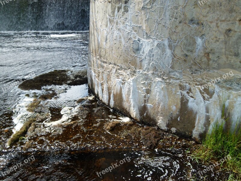 Cement Wall Dam Leached Minerals