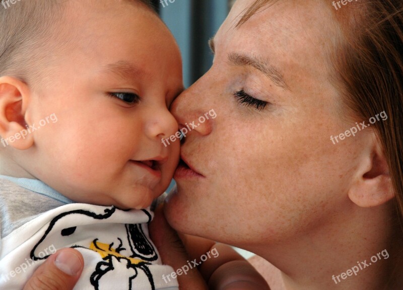 Mama Baby Kiss Freckles Love