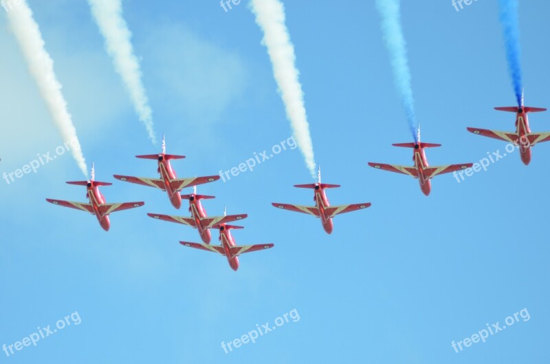 Red Arrows Fly Past Cromer Carnival Air Stunts Free Photos