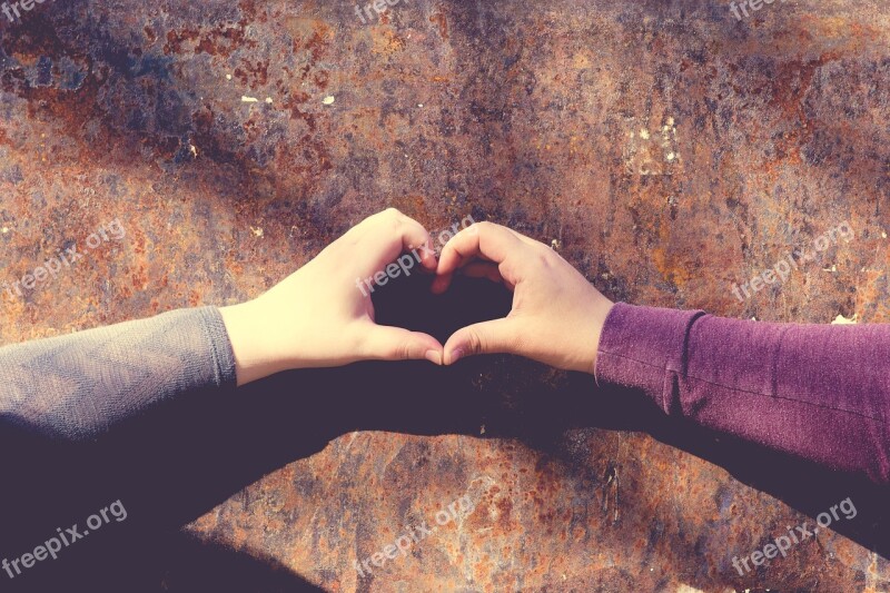 Heart Friendship Rust Wall Hand