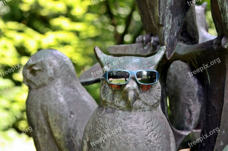 Sculpture Owls Sunglasses Walk In The Park Hamburg