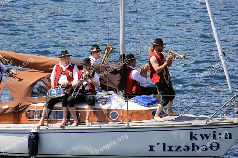 Chapel Edersee Music Sailing Boat Bathtub Race