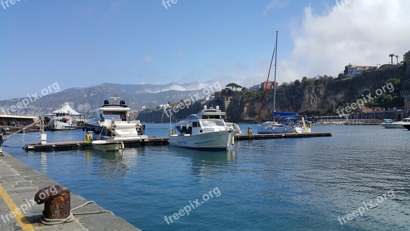 Italy Port Beach Times Travel