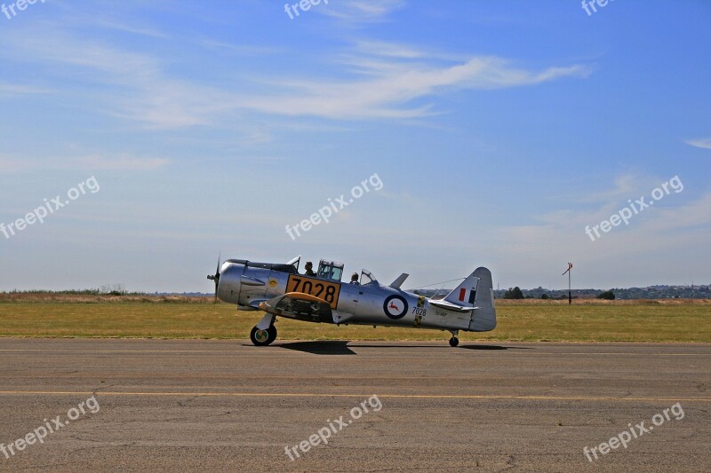 Harvard Aircraft Airplane T-6 Texan Fixed Wing