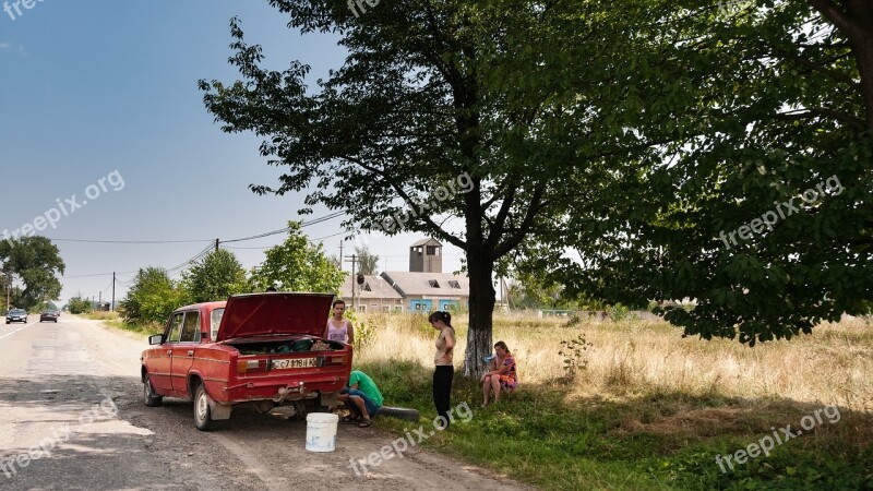 Auto Breakdown Lada Red Roadside