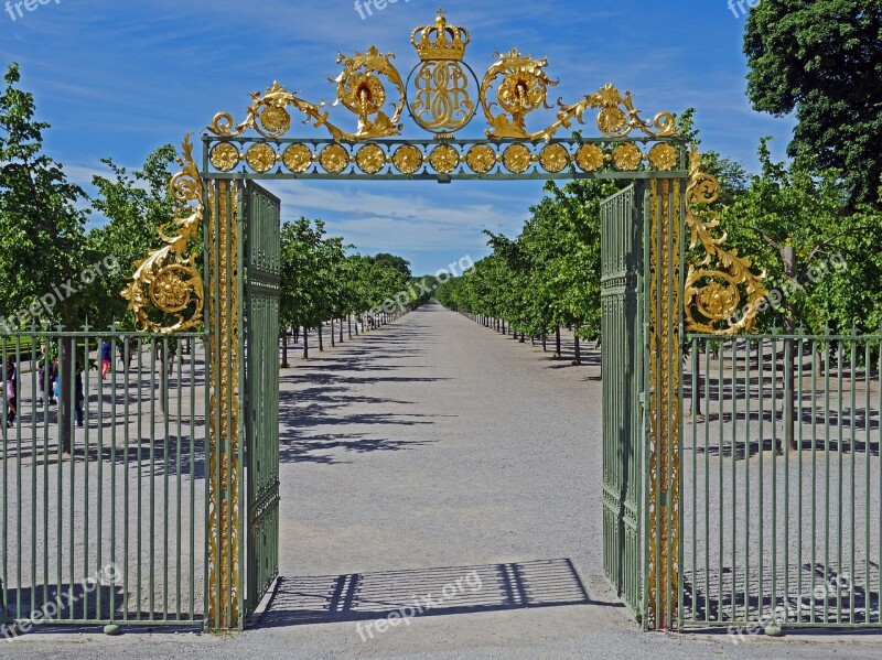 Castle Park Parking Gate Input Royal Avenue