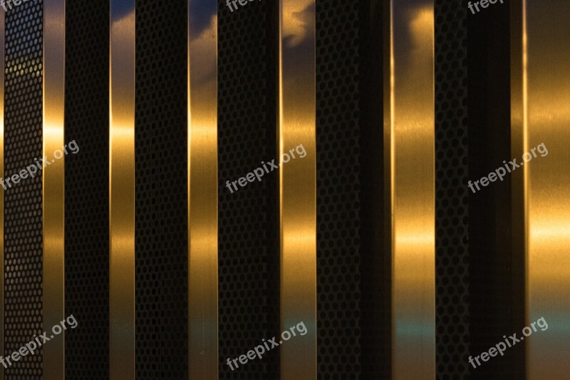 Vertical Golden Metal Metallized Gold