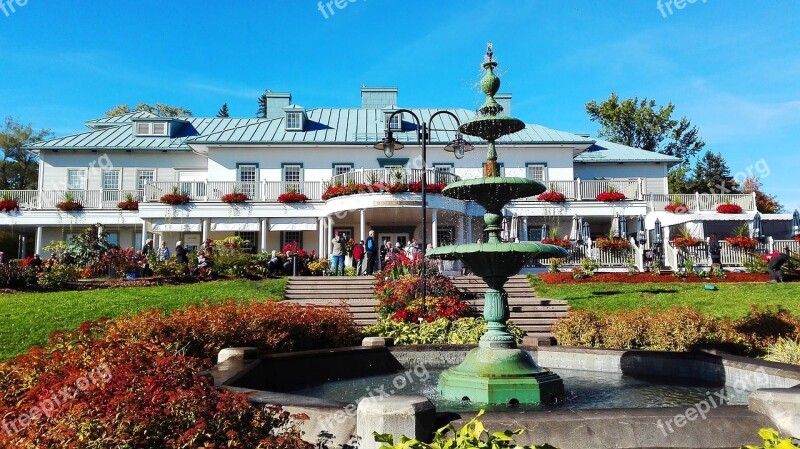 Manor Québec Fountain Summer Canada