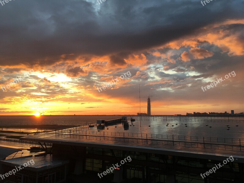 Sankt Petersburg The Cruise Terminal Russia Sky Dramatic