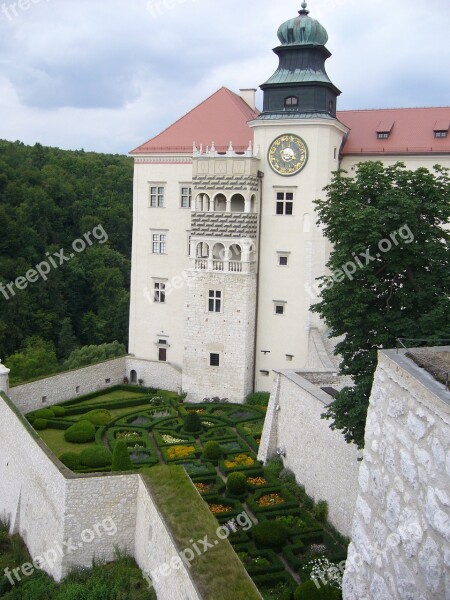 Castle Pieskowa Skała Castle The Founding Fathers Architecture Landscape