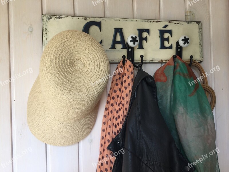 Cottage Entre Allotment Summer Hat Coat Rack