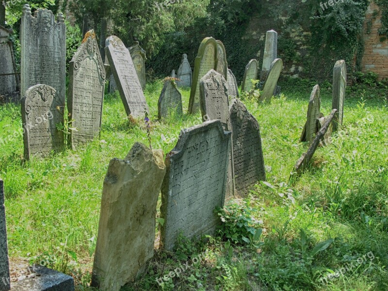 Mikulov Jewish Cemetery Jewish Cemetery Boneyard