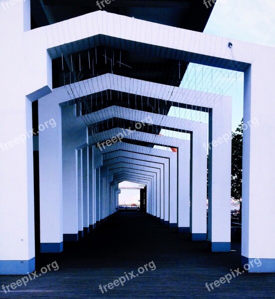 Corridor Front In Depth Free Photos