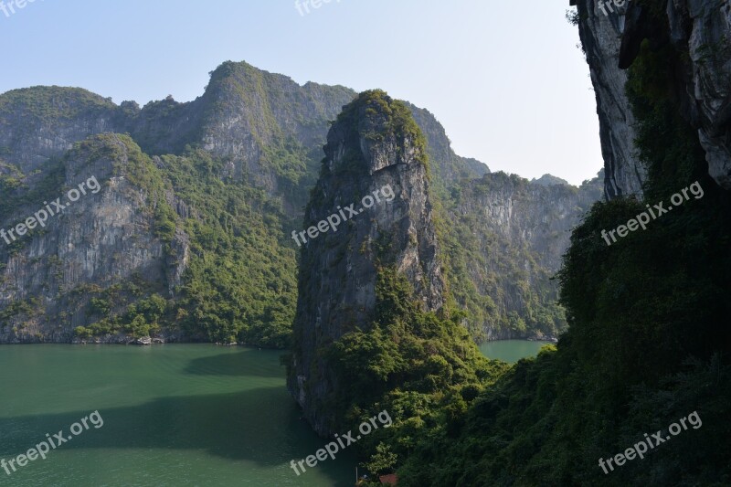 Ha Long Bay Vietnam Travel Cruise Sung Sot Cave