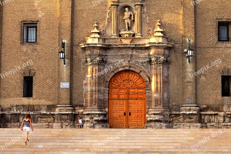 Door Church Mother Daughter Esclaeras