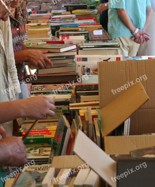 Flea Market Bookseller Vide-grenier Bargain Hunting Books Occasion