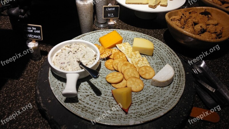 Cheese Platter Edam Bridge Crackers